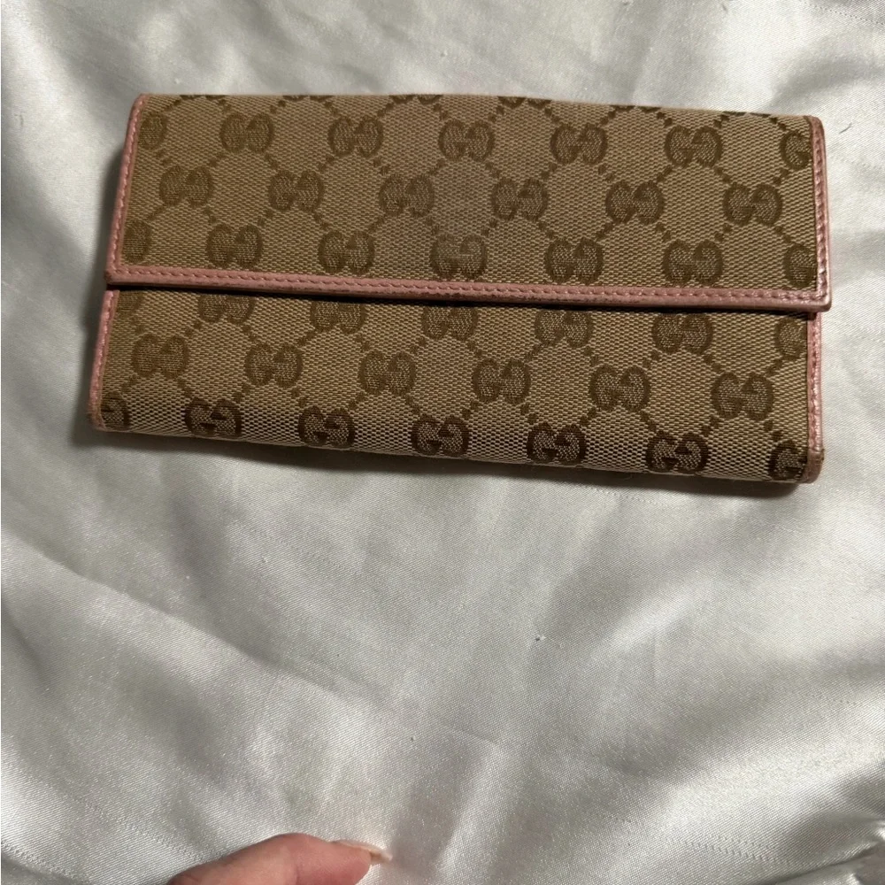 Gucci Beige GG Canvas Wallet with Pink Trim - Picture 2 of 6
